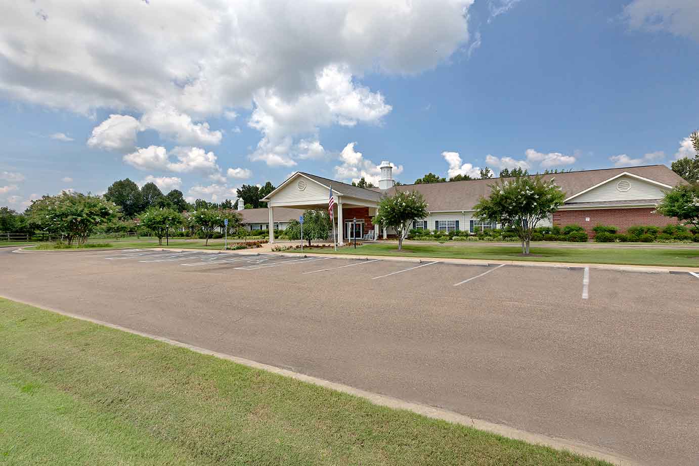 The Pinnacle of Oxford - Assisted Living and Memory Care - Building Pictures 1