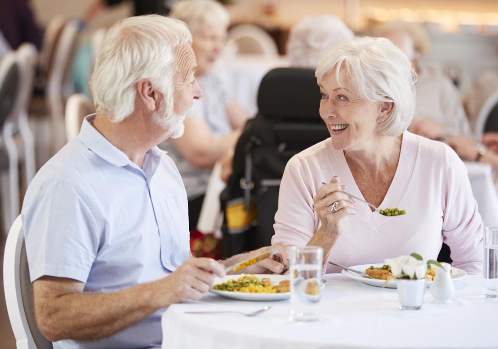 The Pinnacle of Oxford - Assisted Living and Memory Care - Enjoying a meal